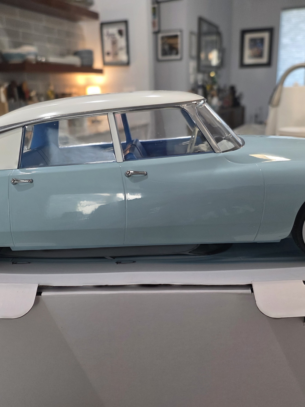 Diecast Classic Car Model - Two-Tone Light Blue & White
